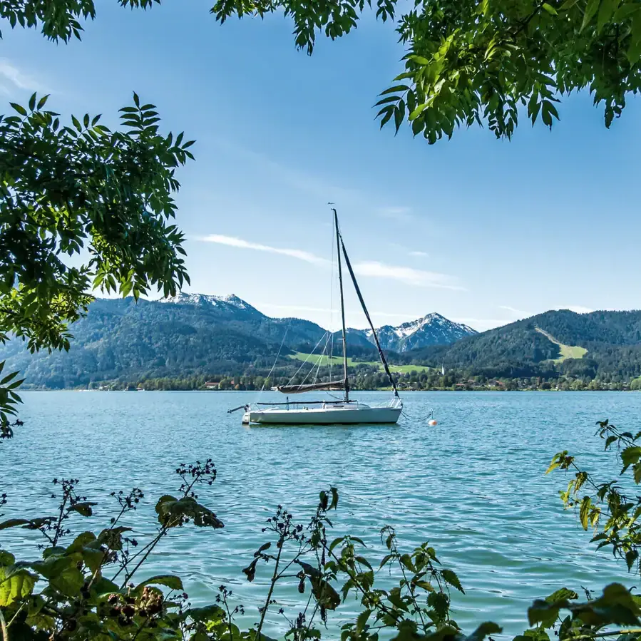 Segelboot auf einem See