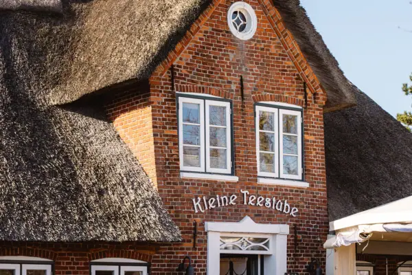 Die kleine Teestube Die kleine Teestube in Keitum mit Reetdach