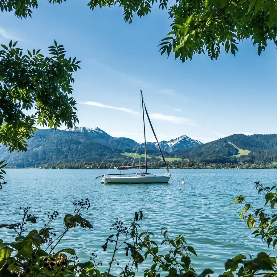 Segelboot auf einem See