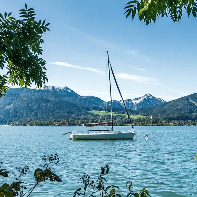 Segelboot auf einem See